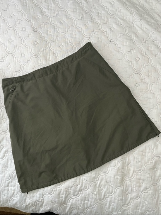 Patagonia Duway Skirt Size 8 Olive Green Hiking Skort DWR Finish - Picture 3 of 15